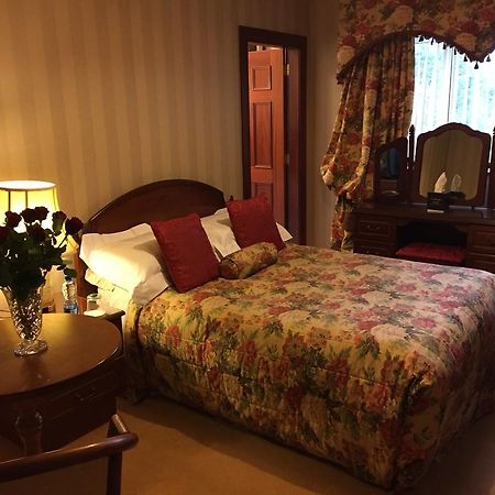 Caldhame House Hotel Crumlin  ภายนอก รูปภาพ