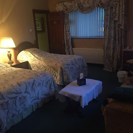Caldhame House Hotel Crumlin  ภายนอก รูปภาพ